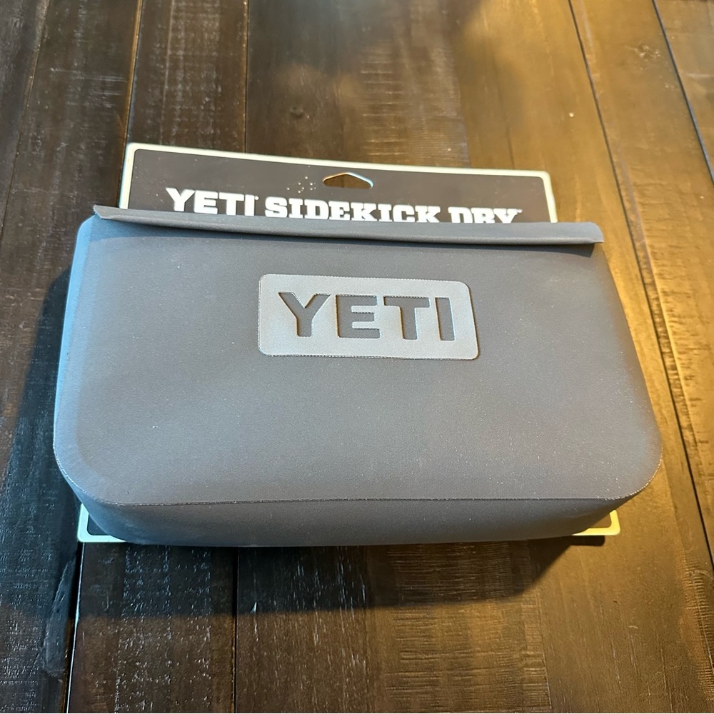 NWT Yeti Sidekick Dry